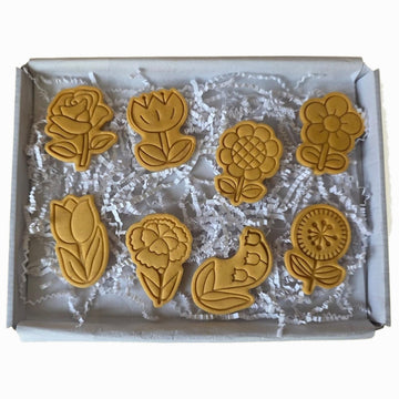 Flower Dog Biscuits - Woof&Crunch