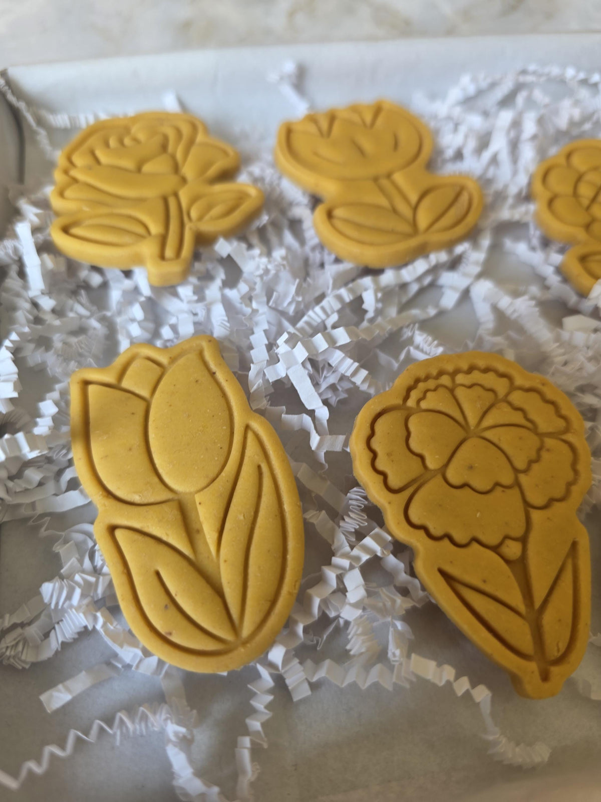 Flower Dog Biscuits - Woof&Crunch