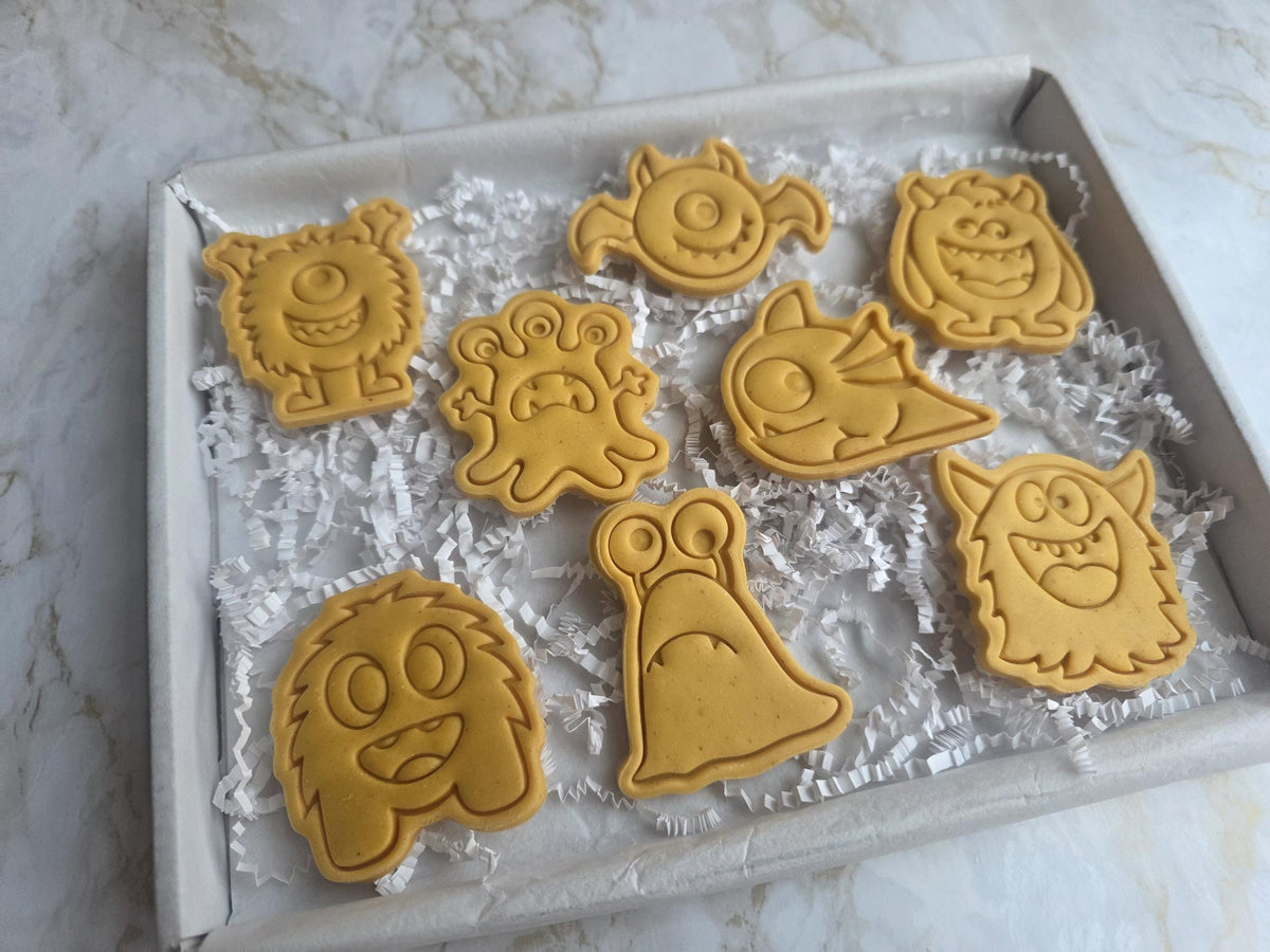 Monster Dog Biscuits Hamper - Woof&Crunch